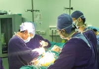 Lần đầu Việt Nam ứng dung vật lieu mới, bệnh nhân thoát nỗi ám ảnh mổ lại 